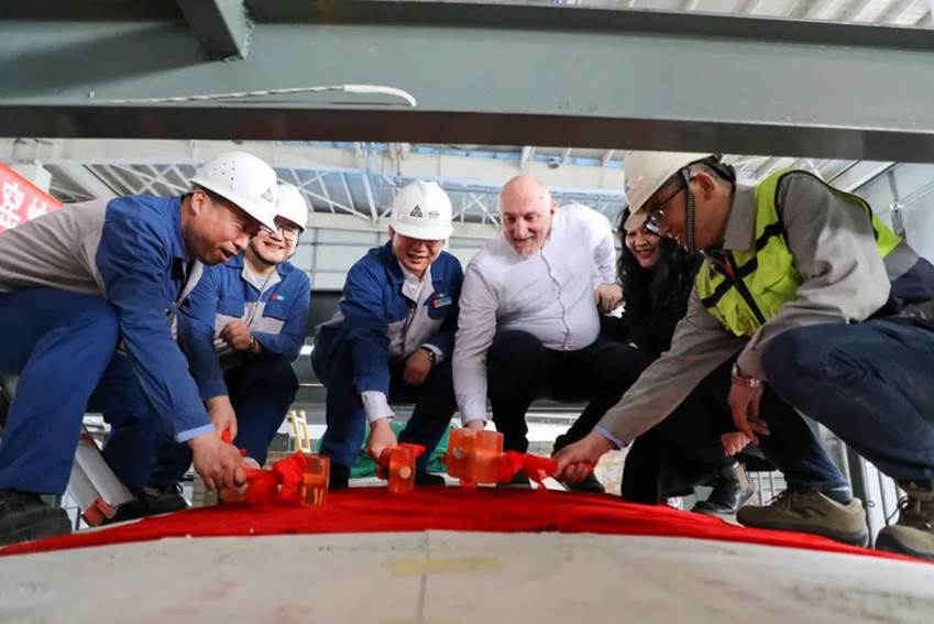 安彩藥玻項(xiàng)目2號窯爐順利封碹!